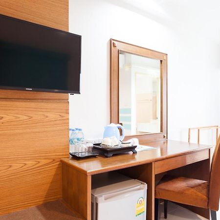 We Briza Hotel Chiangmai Chiang Mai Bagian luar foto