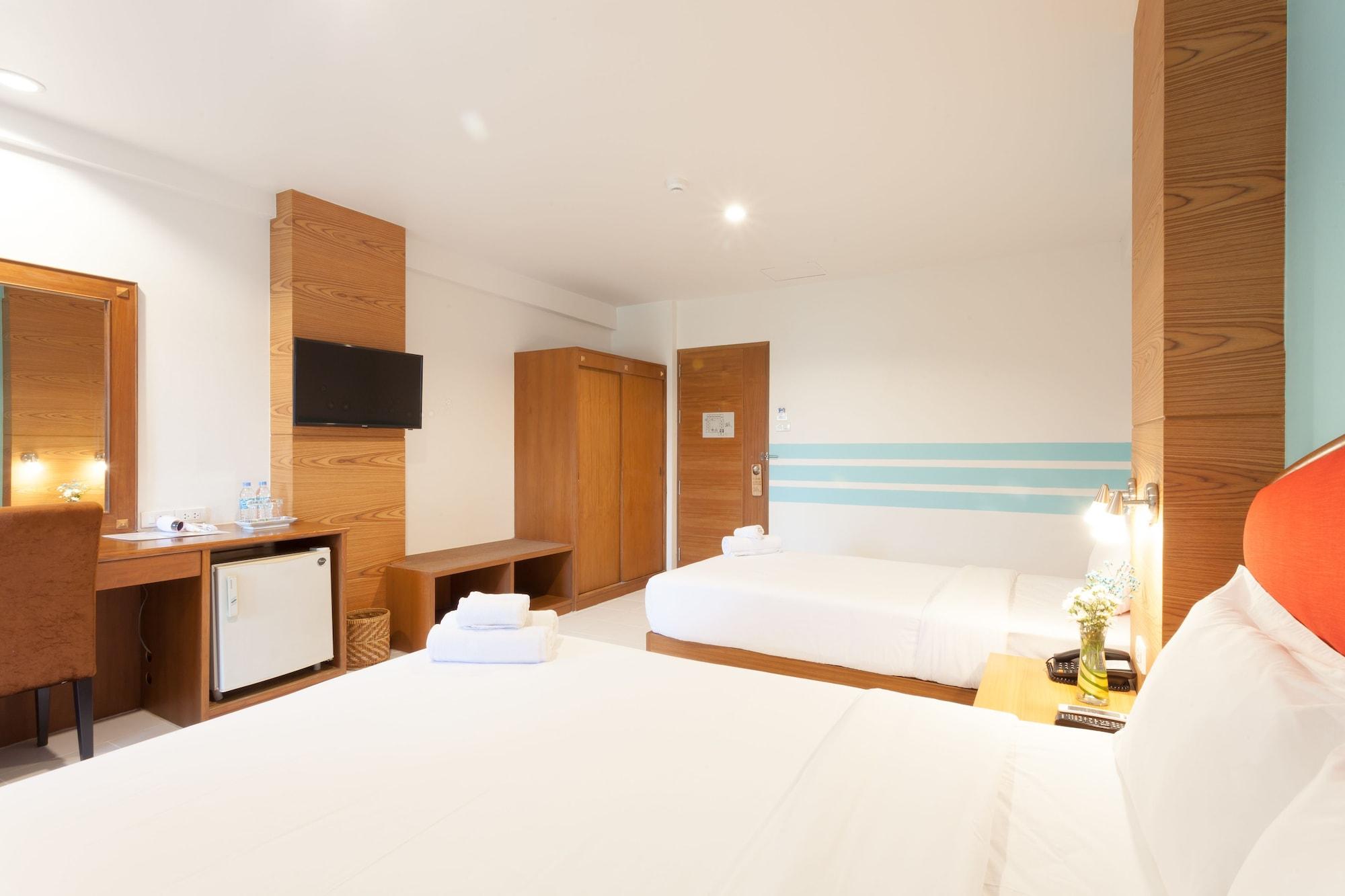 We Briza Hotel Chiangmai Chiang Mai Bagian luar foto